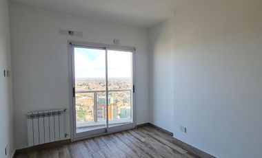 4 ambientes - 3 baños - 114 m2 - Piscina - Grupo electrogeno - 2 cocheras - Venta - A estrenar