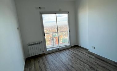 4 ambientes - 3 baños - 114 m2 - Piscina - Grupo electrogeno - 2 cocheras - Venta - A estrenar