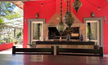 Exclusiva casa en venta 4 dormitorios Quincho Galeria Dependencia Farm Club Pilar
