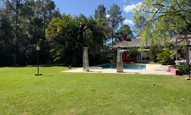 Exclusiva casa en venta 4 dormitorios Quincho Galeria Dependencia Farm Club Pilar