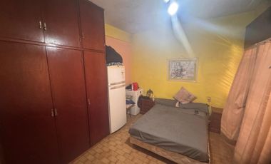 CASA DE 4AMB. CON GARAGE PATIO TERRAZA Y 2 LOCALES EN VENTA