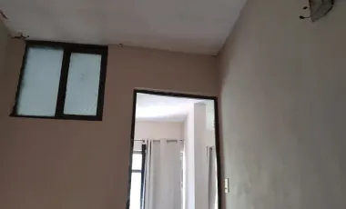 Para inversionistasDos departamentos y una oficina con su baño Para remodelar Terreno excedente