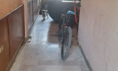Para inversionistasDos departamentos y una oficina con su baño Para remodelar Terreno excedente