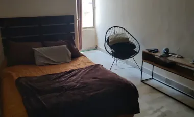 Para inversionistasDos departamentos y una oficina con su baño Para remodelar Terreno excedente