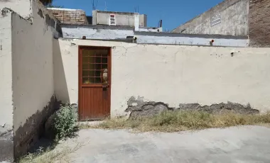 Para inversionistasDos departamentos y una oficina con su baño Para remodelar Terreno excedente