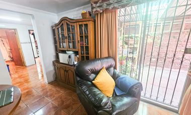 CASA A PASOS DEL METRO LA GRANJA 4D 2B