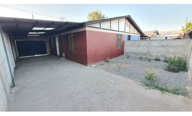 Arriendo casa 2D 1B con amplio estacionamiento en San Felipe