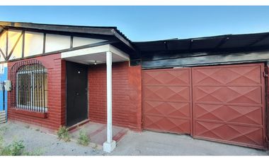 Arriendo casa 2D 1B con amplio estacionamiento en San Felipe