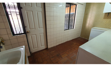 Arriendo casa 2D 1B con amplio estacionamiento en San Felipe