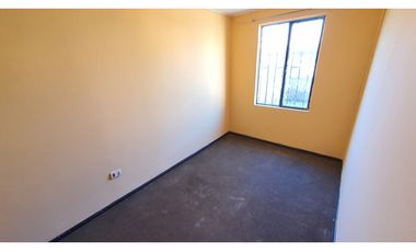 Arriendo casa 2D 1B con amplio estacionamiento en San Felipe