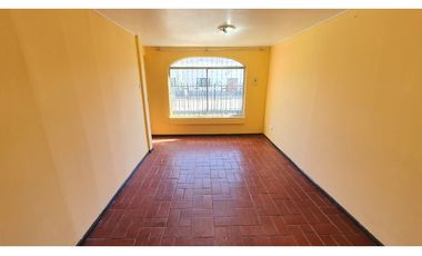 Arriendo casa 2D 1B con amplio estacionamiento en San Felipe