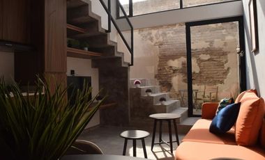 LOFT DE 2 NIVELES AMUEBLADO EN LA MODERNA