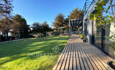 Casa mediterránea en sector Fundo La Playa