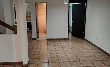 Hermosa casa en venta en Fraccionamiento Pirámides, Corregidora, Queretaro