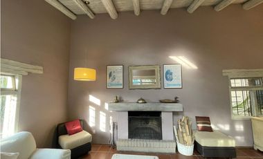 VENTA DE CASA, EN VALLE DE BRAVO