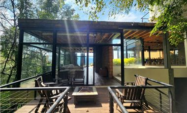 CASA EN VENTA CON VISTA AL LAGO EN VALLE DE BRAVO