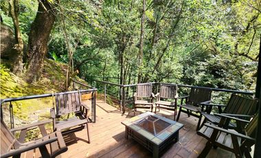 CASA EN VENTA CON VISTA AL LAGO EN VALLE DE BRAVO