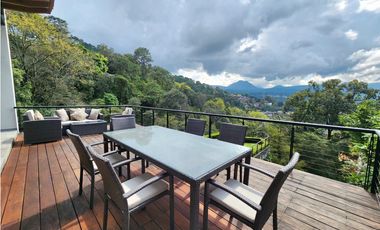 CASA EN VENTA CON VISTA AL LAGO EN VALLE DE BRAVO