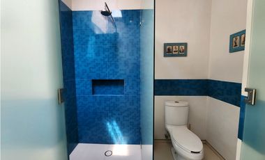 CASA EN VENTA CON VISTA AL LAGO EN VALLE DE BRAVO