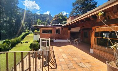 CASA EN RENTA, CLUB DE GOLF, AVNDARO.