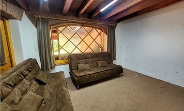 CASA EN RENTA, CLUB DE GOLF, AVNDARO.