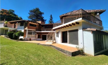 CASA EN RENTA, CLUB DE GOLF, AVNDARO.