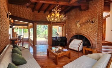 CASA EN RENTA, CLUB DE GOLF, AVNDARO.