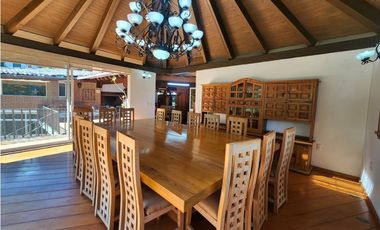 CASA EN RENTA, CLUB DE GOLF, AVNDARO.