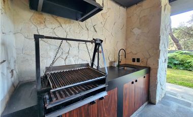 CASA EN RENTA EN AVNDARO