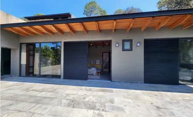 CASA EN RENTA EN AVNDARO