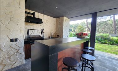 CASA EN RENTA EN AVNDARO