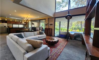 CASA EN RENTA EN AVNDARO