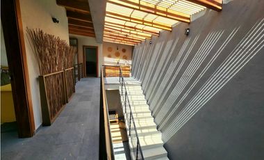 CASA EN RENTA EN AVNDARO