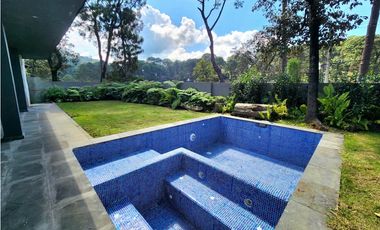 CASA EN RENTA EN AVNDARO