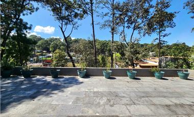 CASA EN RENTA EN AVNDARO