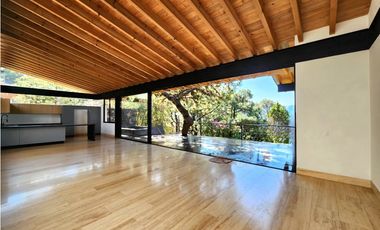 CASA EN RENTA CON VISTA AL LAGO EN VALLE DE BRAVO