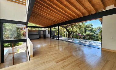 CASA EN RENTA CON VISTA AL LAGO EN VALLE DE BRAVO