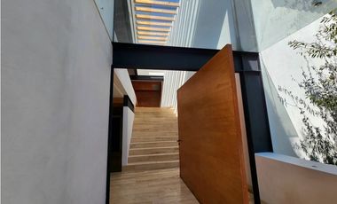 CASA EN RENTA CON VISTA AL LAGO EN VALLE DE BRAVO