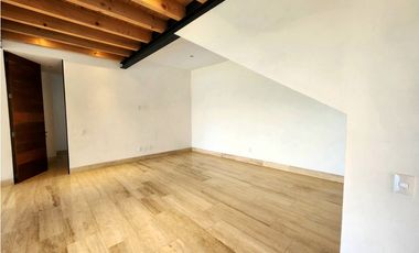 CASA EN RENTA CON VISTA AL LAGO EN VALLE DE BRAVO