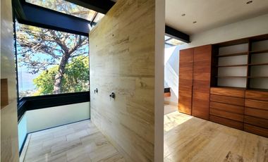 CASA EN RENTA CON VISTA AL LAGO EN VALLE DE BRAVO