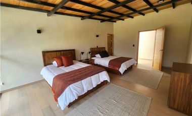 CASA EN VENTA EN AVNDARO VALLE DE BRAVO