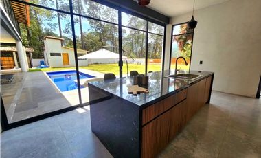 CASA EN VENTA EN AVNDARO VALLE DE BRAVO