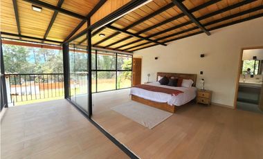 CASA EN VENTA EN AVNDARO VALLE DE BRAVO