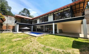 CASA EN VENTA EN AVNDARO VALLE DE BRAVO