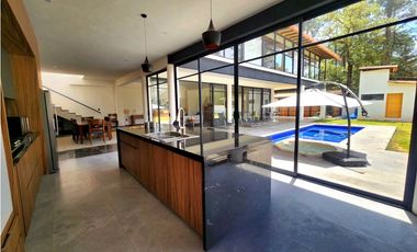 CASA EN VENTA EN AVNDARO VALLE DE BRAVO