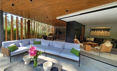 CASA EN VENTA, DENTRO DE RANCHO AVNDARO