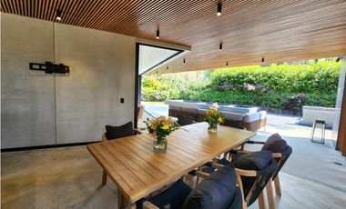 CASA EN VENTA, DENTRO DE RANCHO AVNDARO