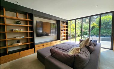 CASA EN VENTA, DENTRO DE RANCHO AVNDARO