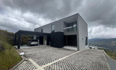 ALQUILER - RESIDENCIA DE MONTAÑA EN BOSQUE DE ENCENILLOS – LUJO Y NATURALEZA