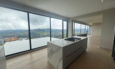 ALQUILER - RESIDENCIA DE MONTAÑA EN BOSQUE DE ENCENILLOS – LUJO Y NATURALEZA